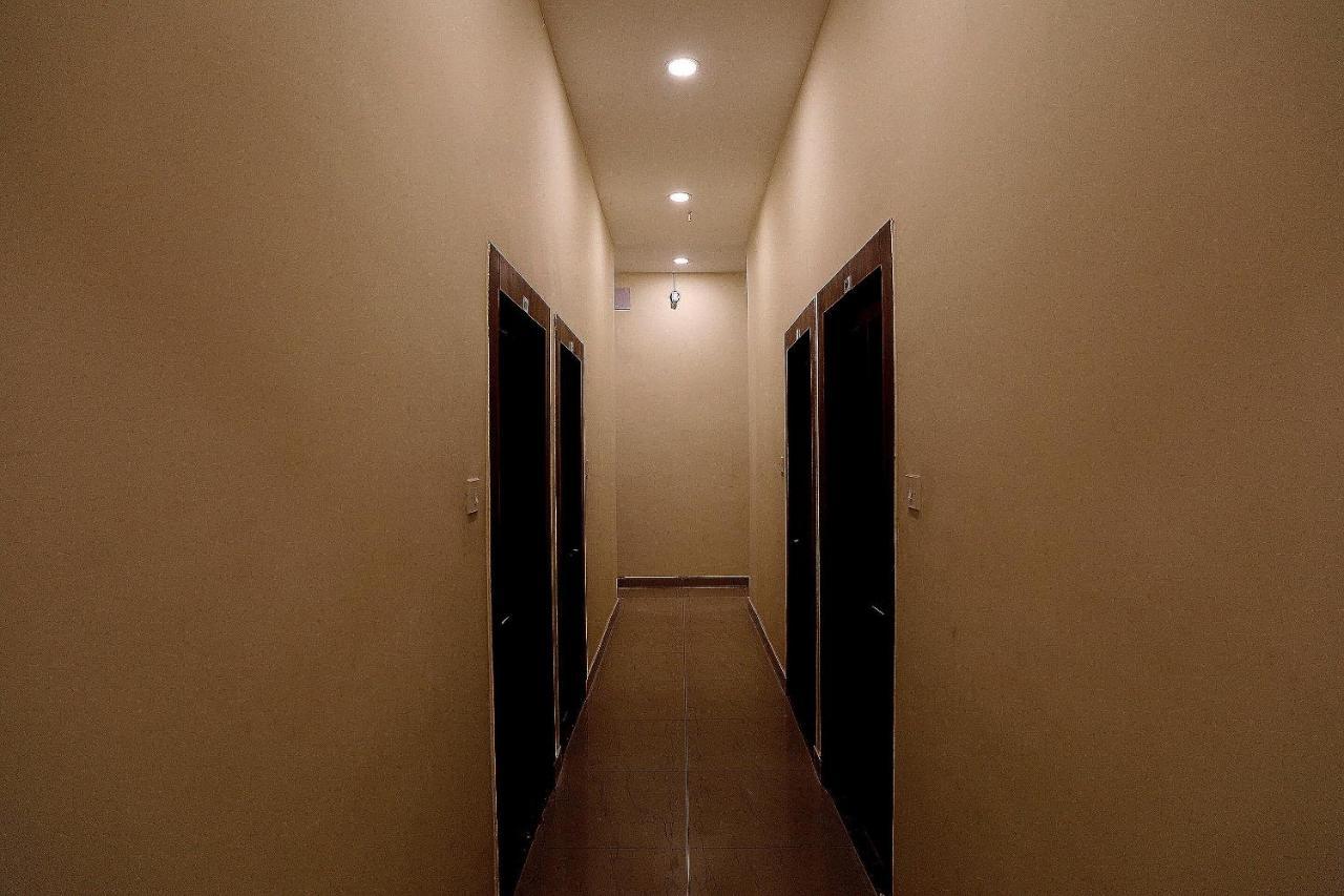 Flagship 13641 Elgin Terrace Hotel Alīpur Екстериор снимка