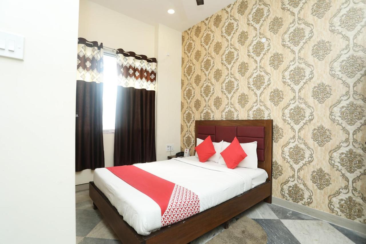 Flagship 13641 Elgin Terrace Hotel Alīpur Екстериор снимка
