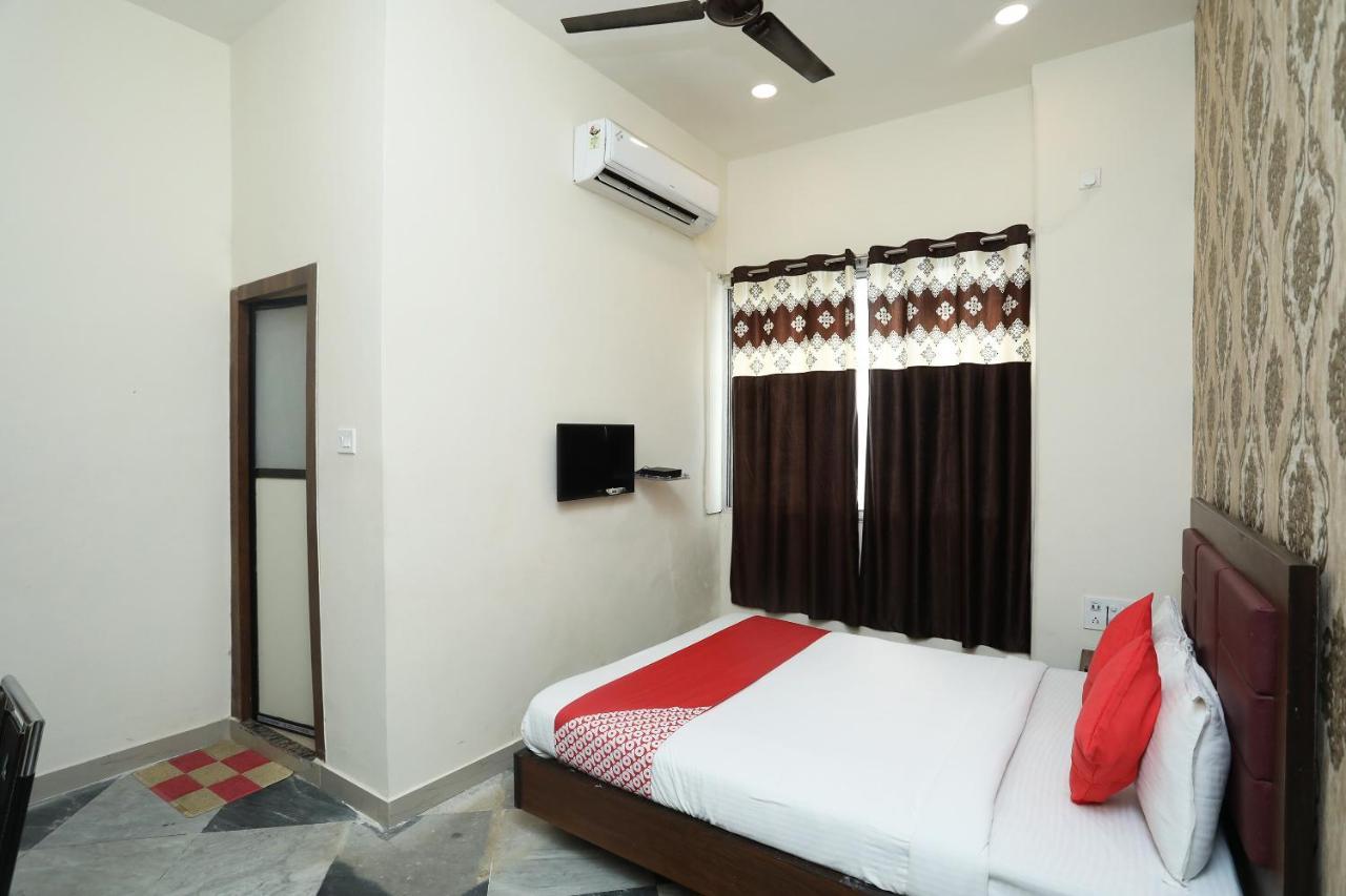 Flagship 13641 Elgin Terrace Hotel Alīpur Екстериор снимка