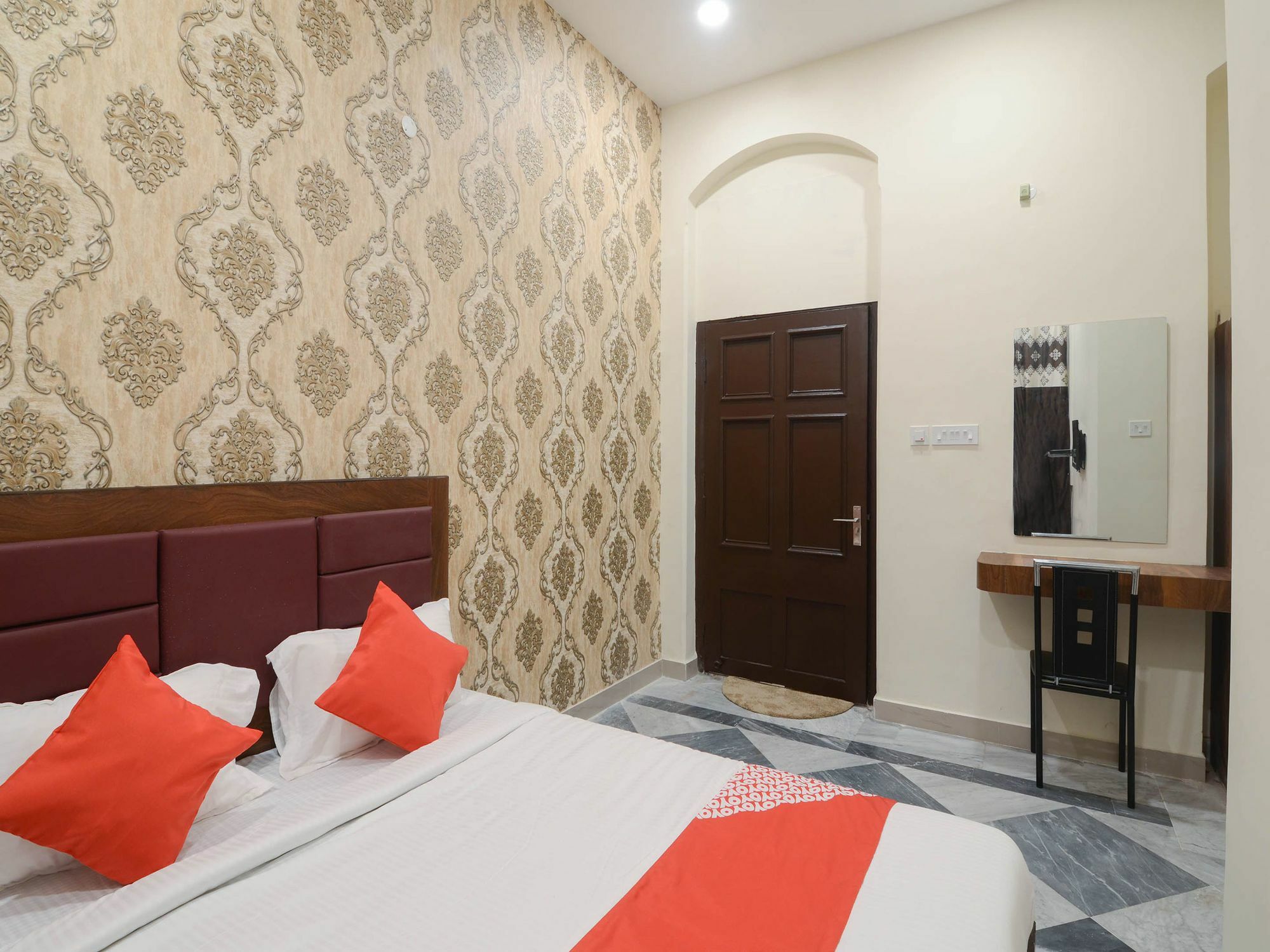 Flagship 13641 Elgin Terrace Hotel Alīpur Екстериор снимка